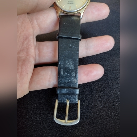 Seiko SQ Gold and Black Quartz Day Date Watch - Picture 8 of 9